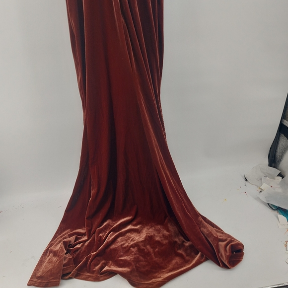 Revelery Rory Velvet Maxi Bridesmaid Formal Dress Size 0 - Picture 8 of 9